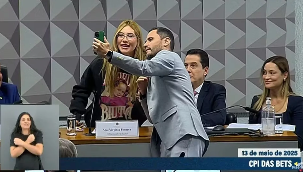 Senador viraliza ao pedir selfie com Virginia Fonseca durante CPI